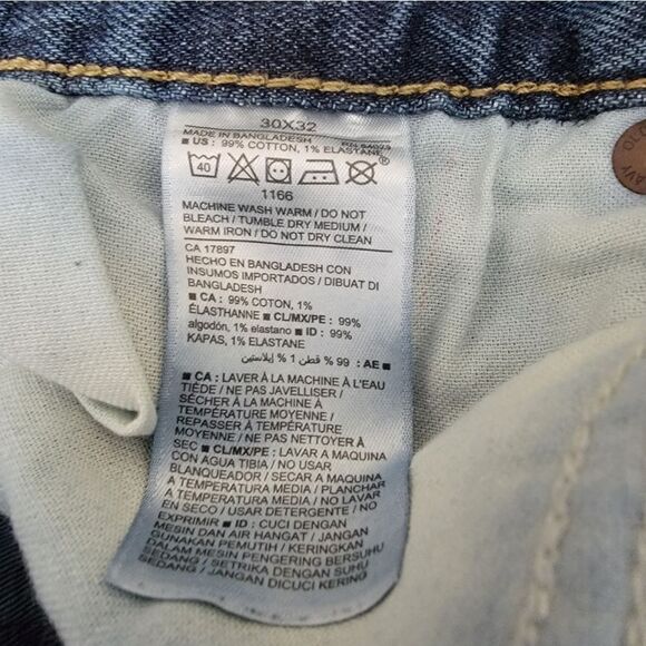 Old Navy Distressed Denim Relaxed Slim Build in Tough & Flex Jeans Size 30x32 - Picture 9 of 9